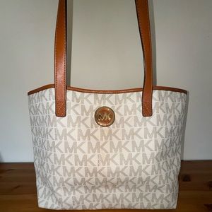 Michael Kors Vanilla Jet Set Travel Leather Tote